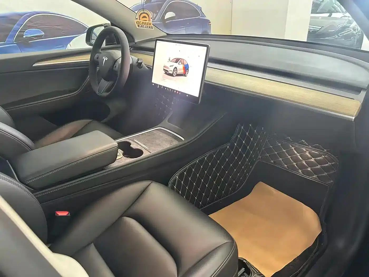Model Y 2022 Rear-Wheel Drive — миниатюра 17
