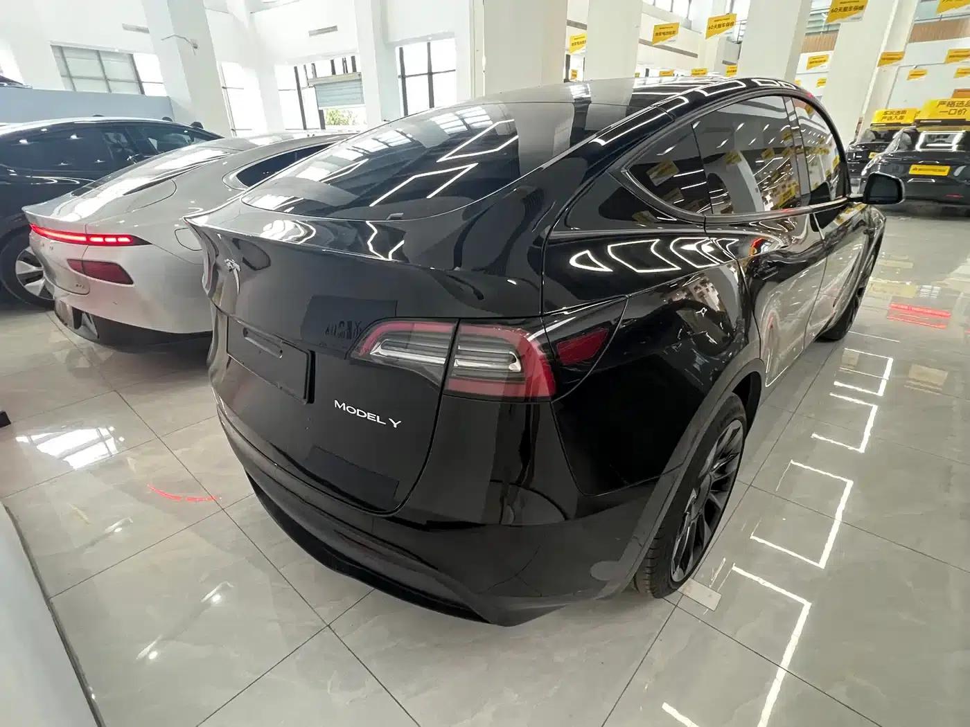 Model Y 2022 Facelift Long Range All-Wheel Drive Version — миниатюра 4