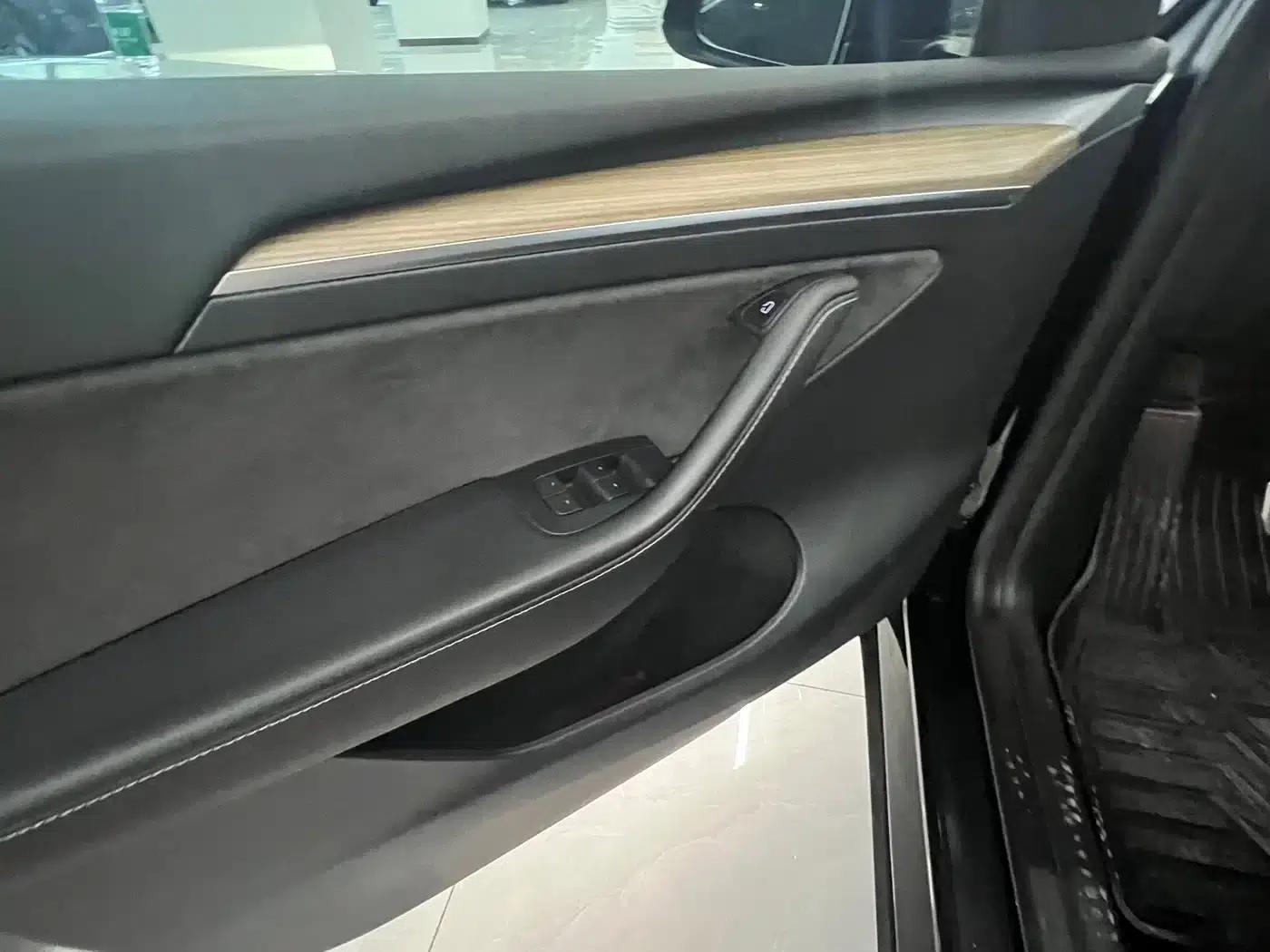 Model Y 2022 Facelift Long Range All-Wheel Drive Version — миниатюра 8