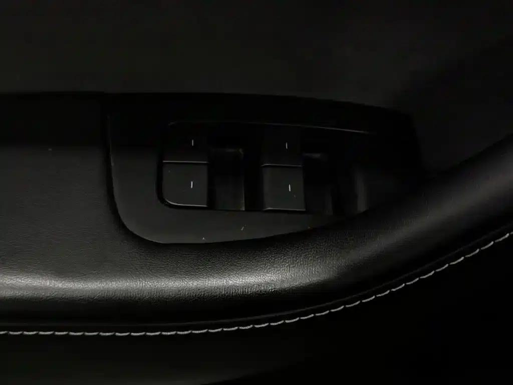 Model Y 2024 Rear-Wheel Drive — миниатюра 9