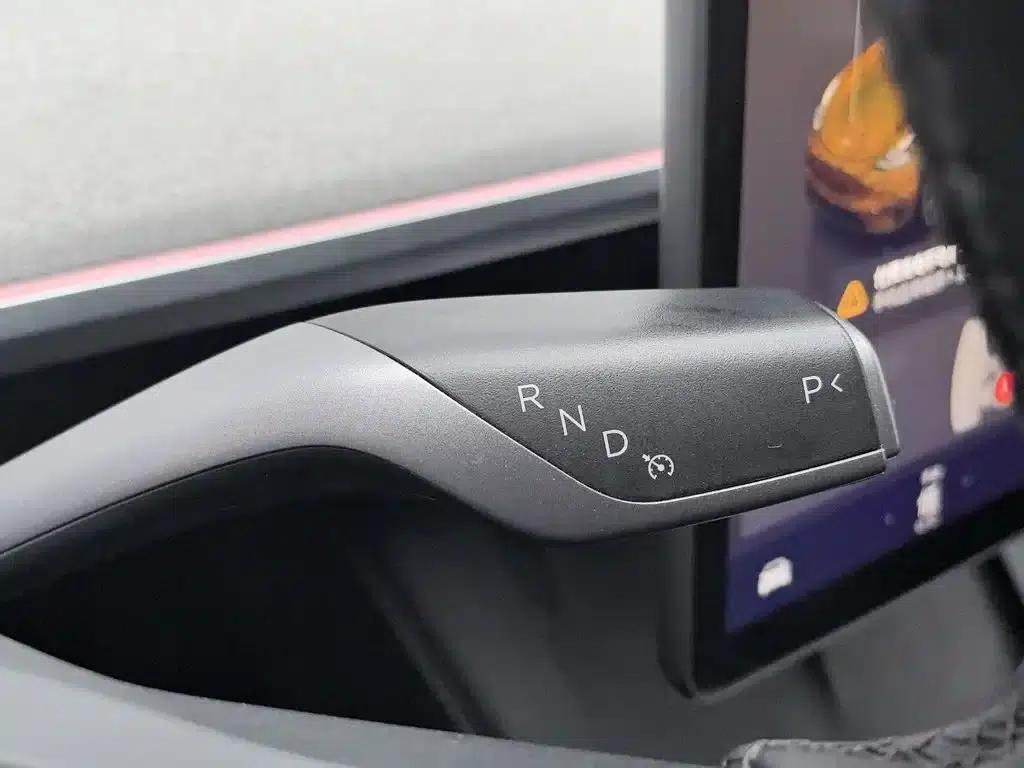 Model Y 2024 Rear-Wheel Drive — миниатюра 13