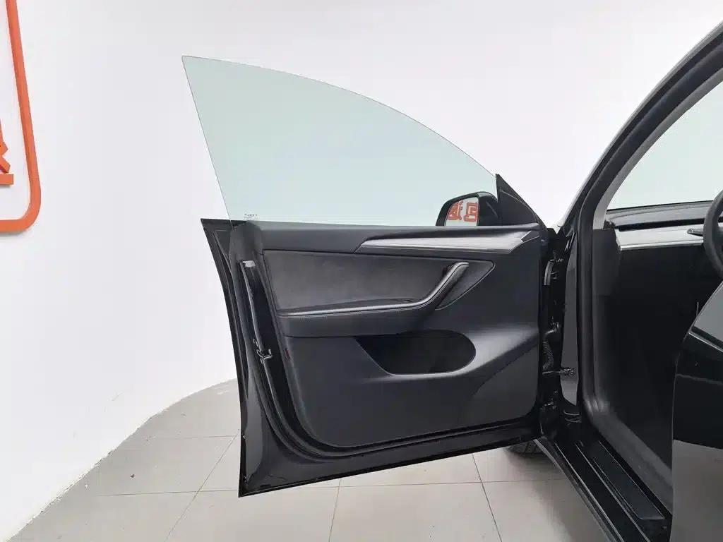 Model Y 2024 Rear-Wheel Drive — миниатюра 8
