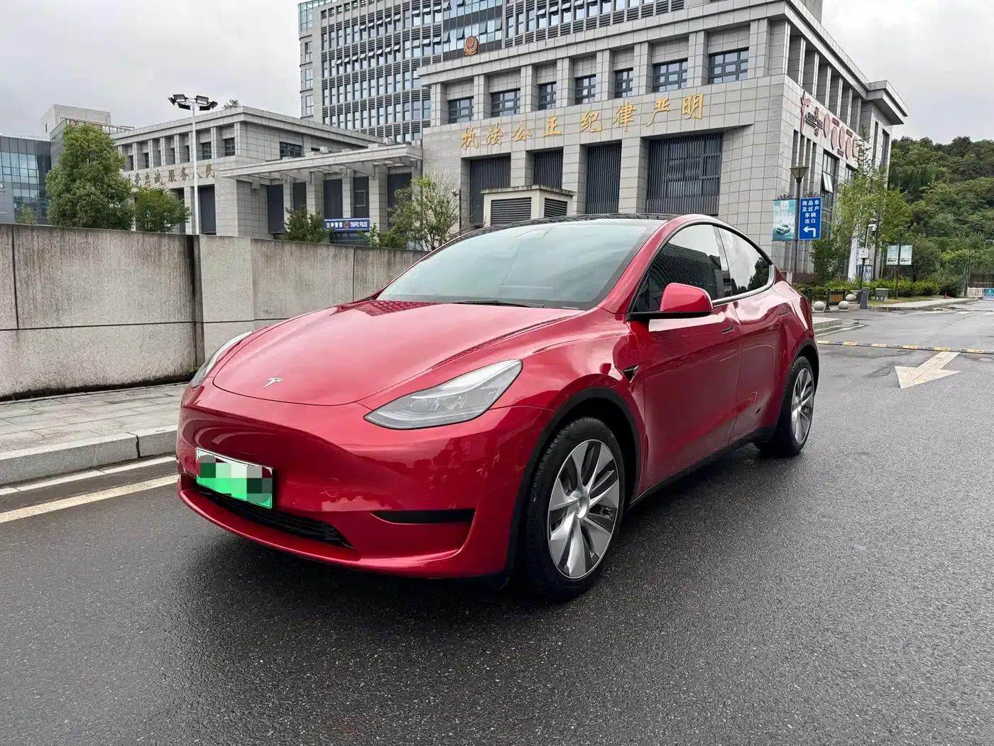 Model Y 2022 Rear-Wheel Drive — миниатюра 1