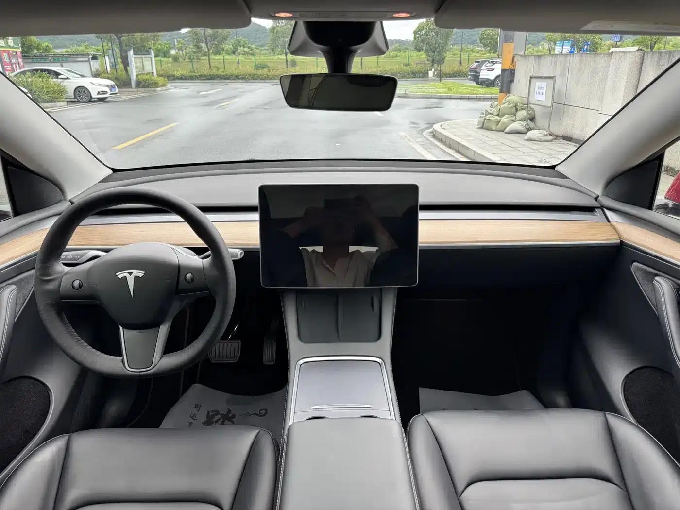 Model Y 2022 Rear-Wheel Drive — миниатюра 10