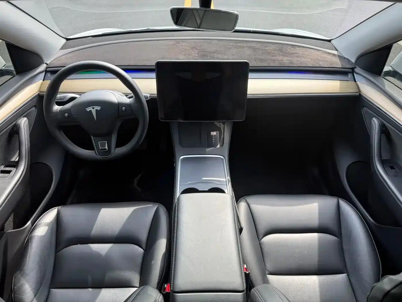 Model Y 2023 Rear-Wheel Drive — миниатюра 6