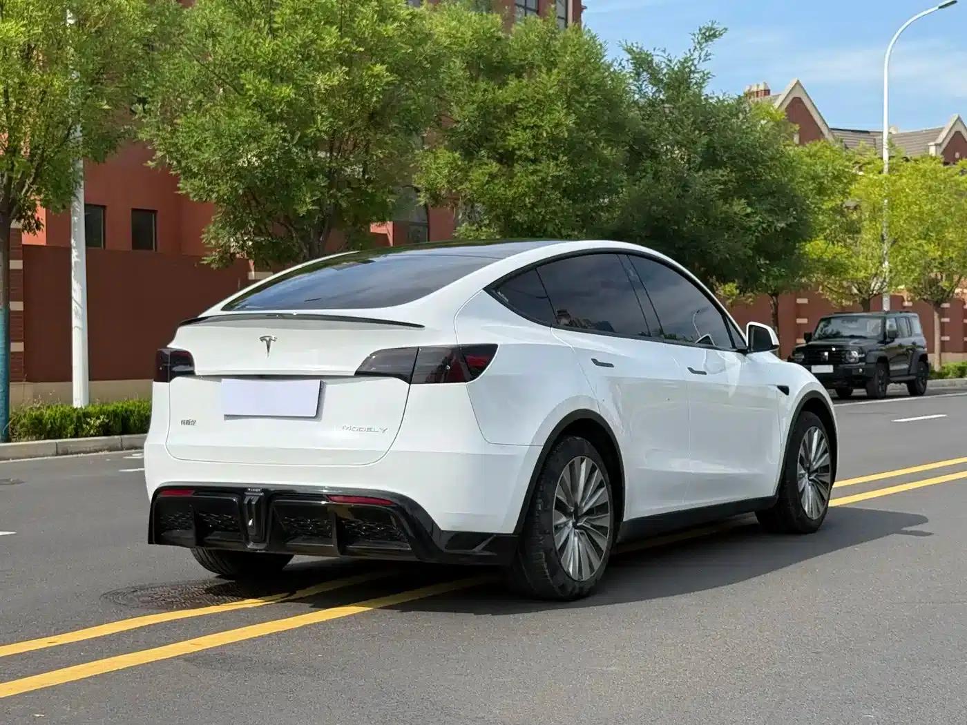 Model Y 2023 Rear-Wheel Drive — миниатюра 7