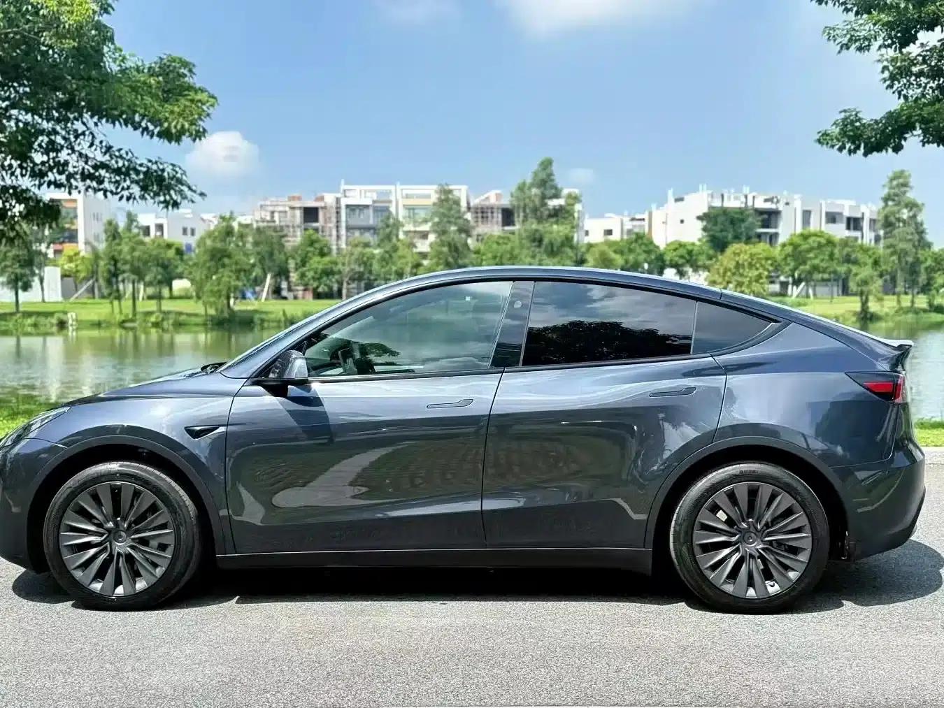 Model Y 2024 Rear-Wheel Drive — миниатюра 2