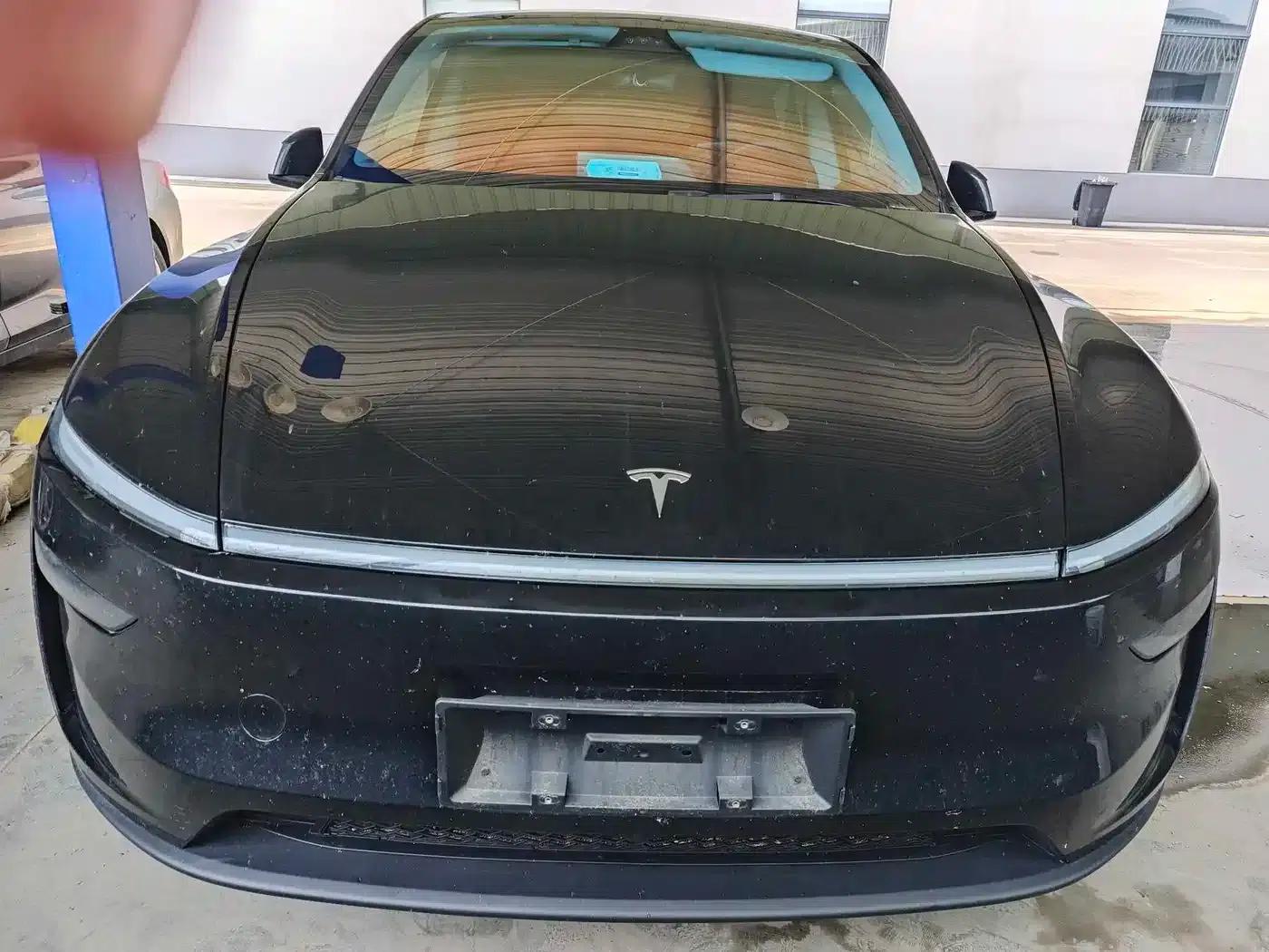 Model Y 2025 Long Range All-Wheel Drive First Edition — миниатюра 2