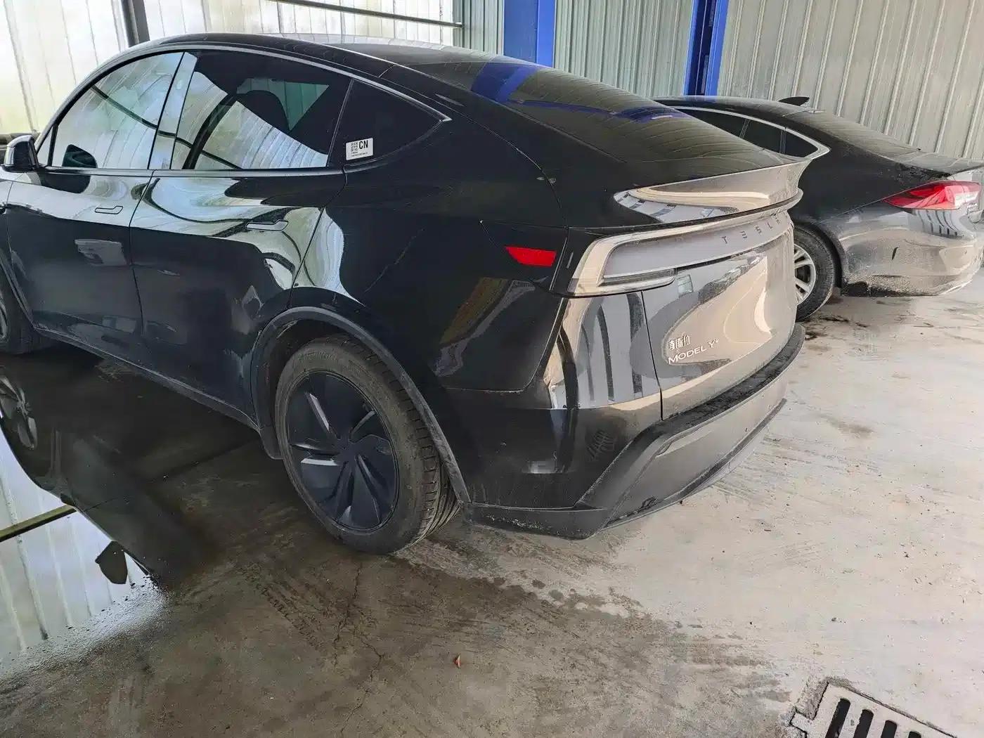 Model Y 2025 Long Range All-Wheel Drive First Edition — миниатюра 7
