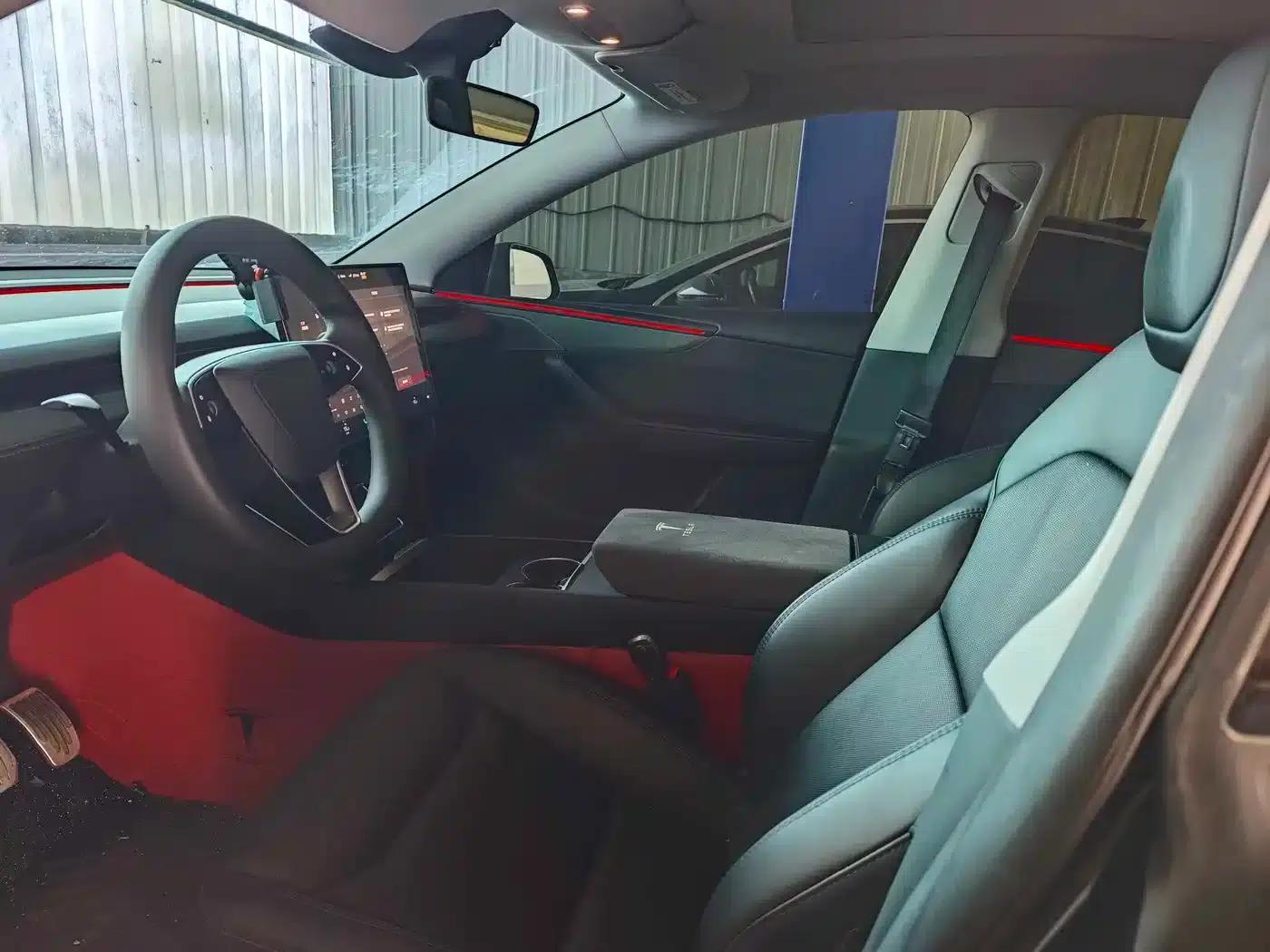 Model Y 2025 Long Range All-Wheel Drive First Edition — миниатюра 8