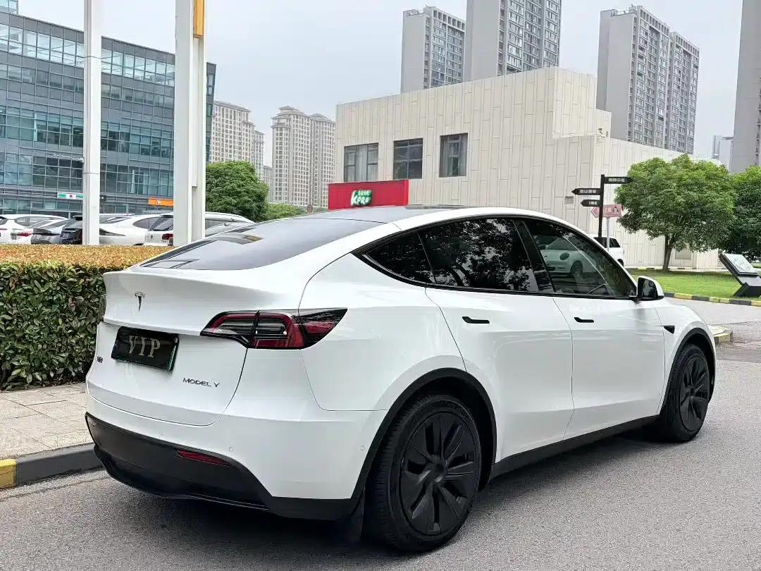 Model Y 2022 Facelift Long Range All-Wheel Drive Version — миниатюра 5