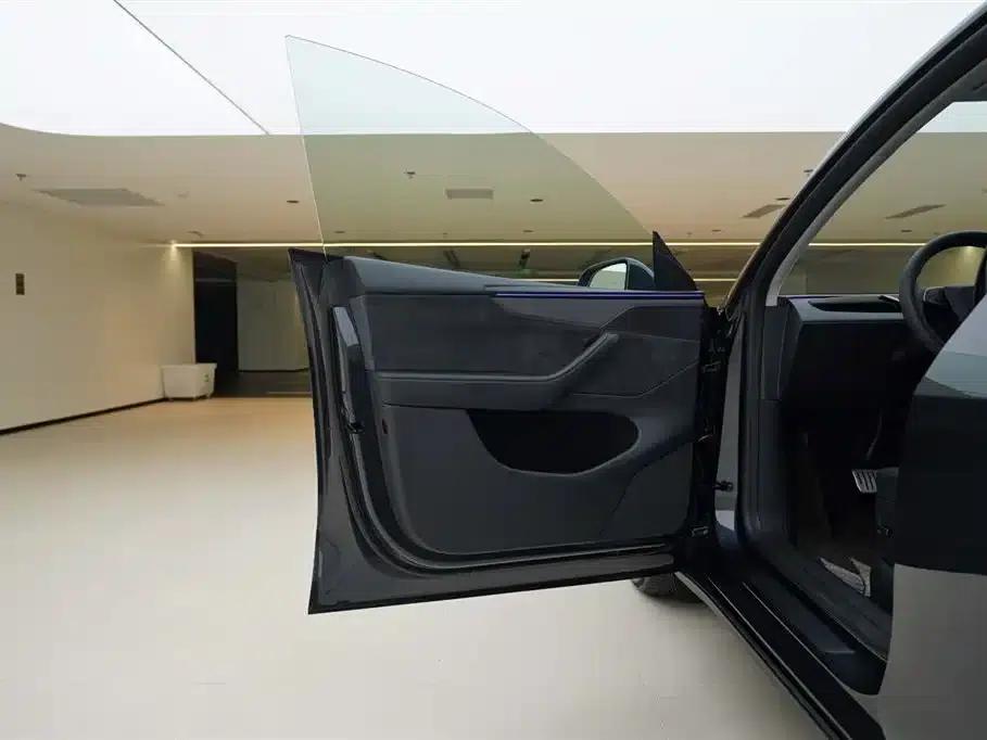 Model Y 2025 Long Range All-Wheel Drive — миниатюра 16