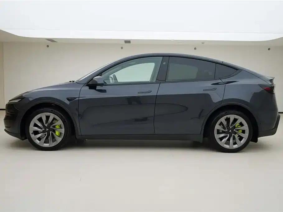 Model Y 2025 Long Range All-Wheel Drive — миниатюра 3