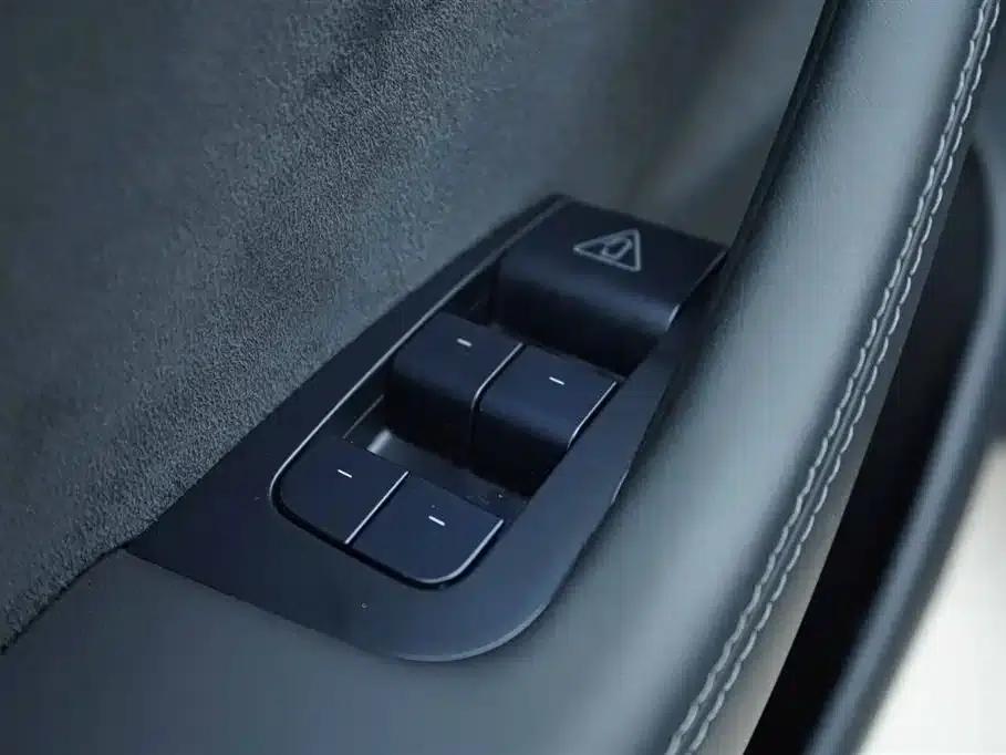Model Y 2025 Long Range All-Wheel Drive — миниатюра 10