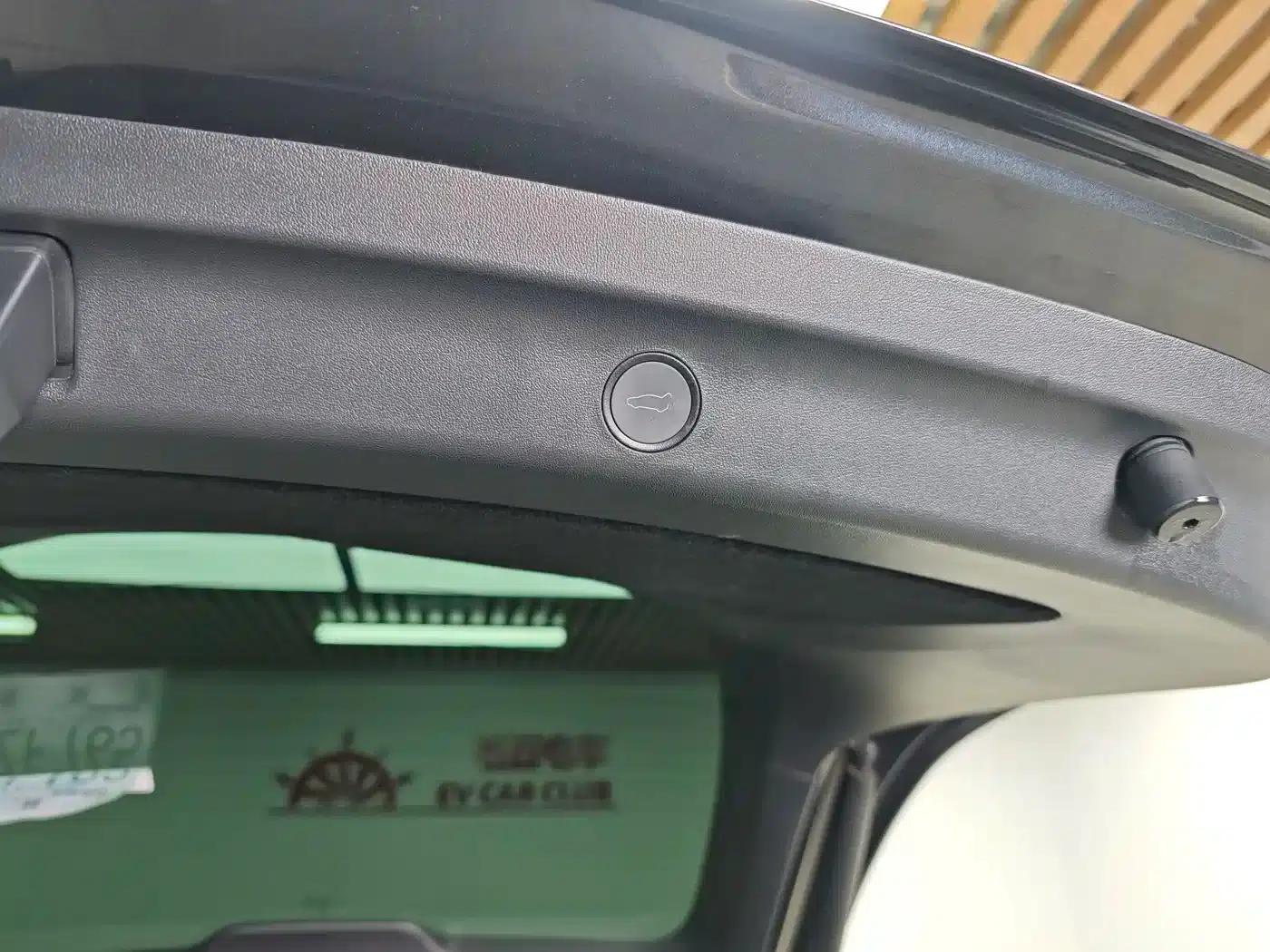 Model Y 2024 Long Range All-Wheel Drive — миниатюра 8