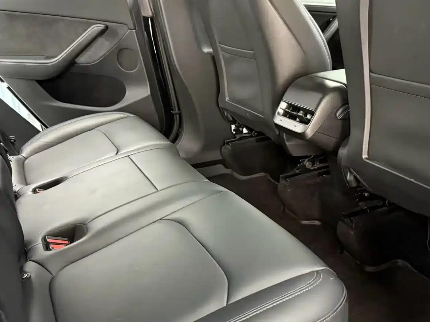 Model Y 2023 Rear-Wheel Drive — миниатюра 6