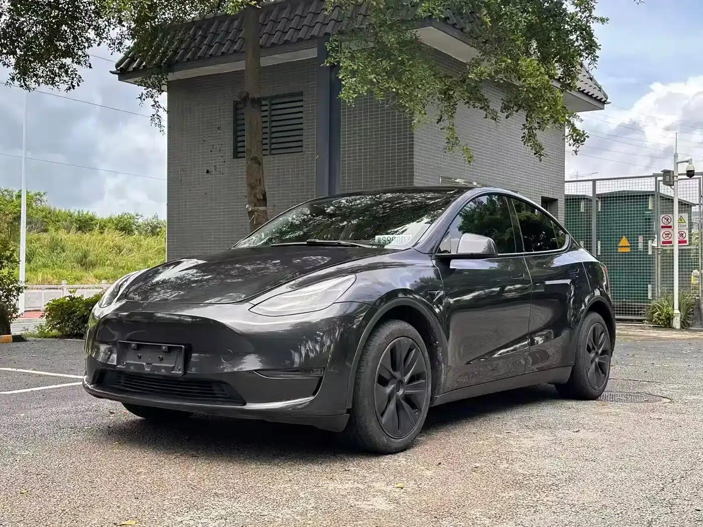 Model Y 2024 Rear-Wheel Drive — миниатюра 1