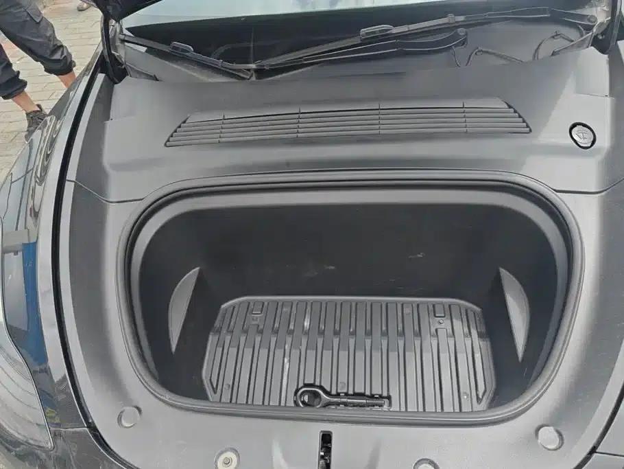 Model Y 2022 Rear-Wheel Drive — миниатюра 10