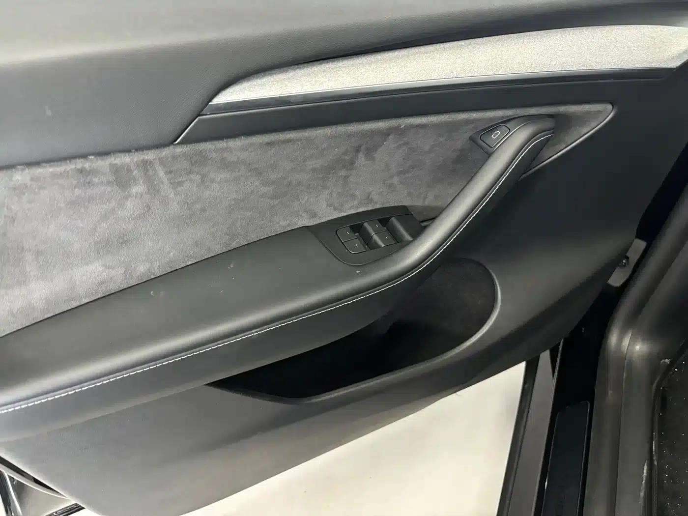 Model Y 2023 Rear-Wheel Drive — миниатюра 12