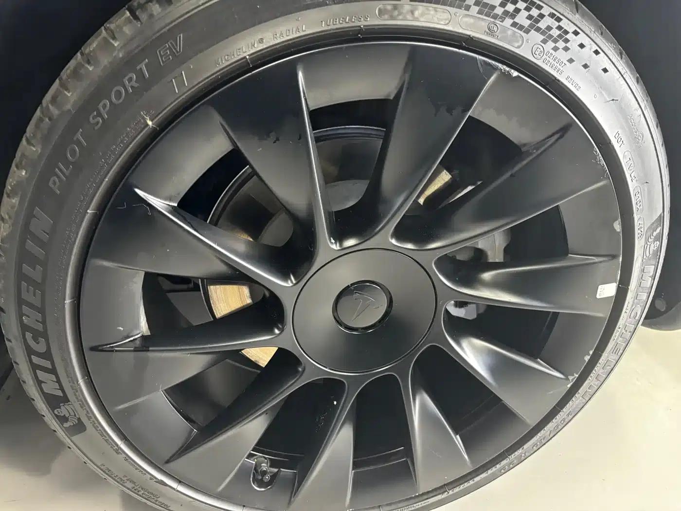 Model Y 2023 Rear-Wheel Drive — миниатюра 13