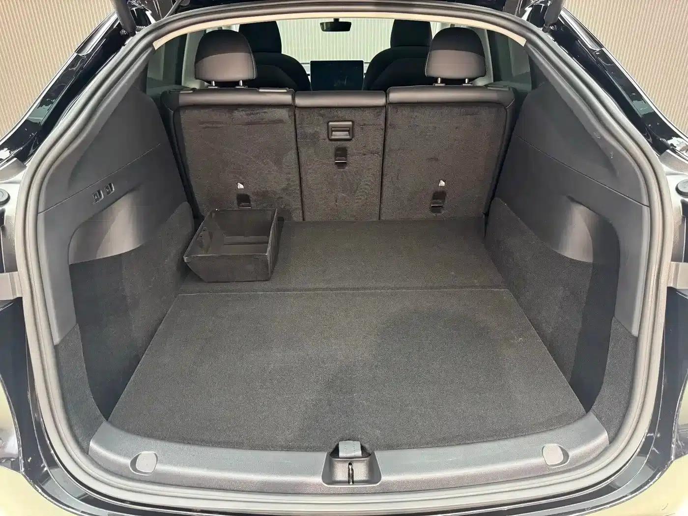 Model Y 2021 Standard Range Rear-Wheel Drive — миниатюра 8