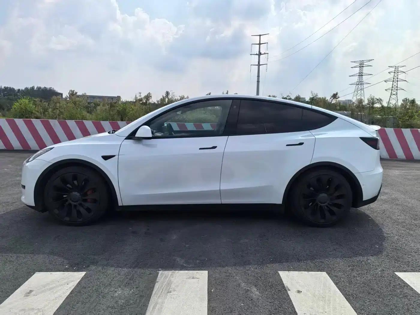 Model Y 2022 Performance All-Wheel Drive — миниатюра 6