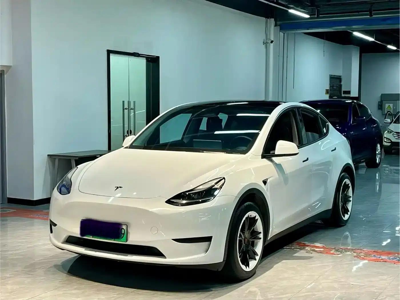 Model Y 2024 Rear-Wheel Drive — миниатюра 1