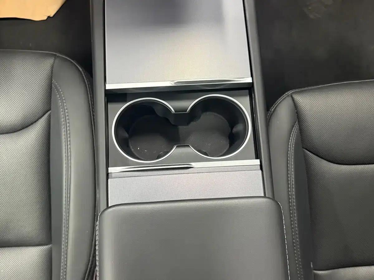 Model Y 2025 Rear-Wheel Drive — миниатюра 11