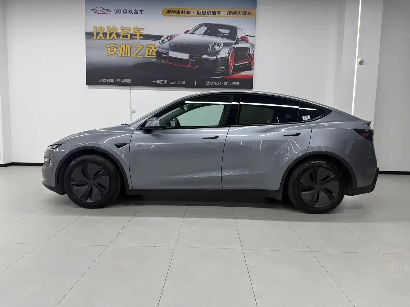 Model Y 2025 Rear-Wheel Drive — миниатюра 13