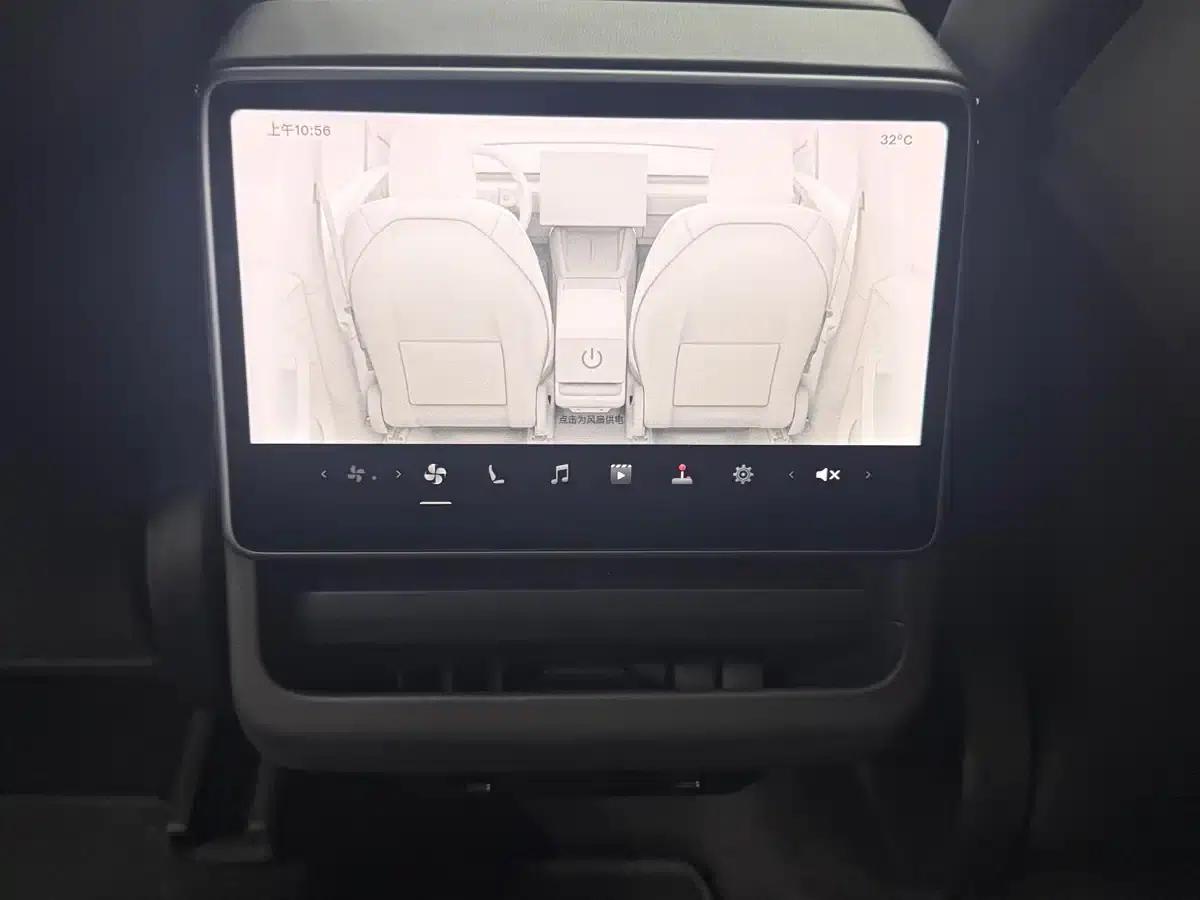 Model Y 2025 Rear-Wheel Drive — миниатюра 7
