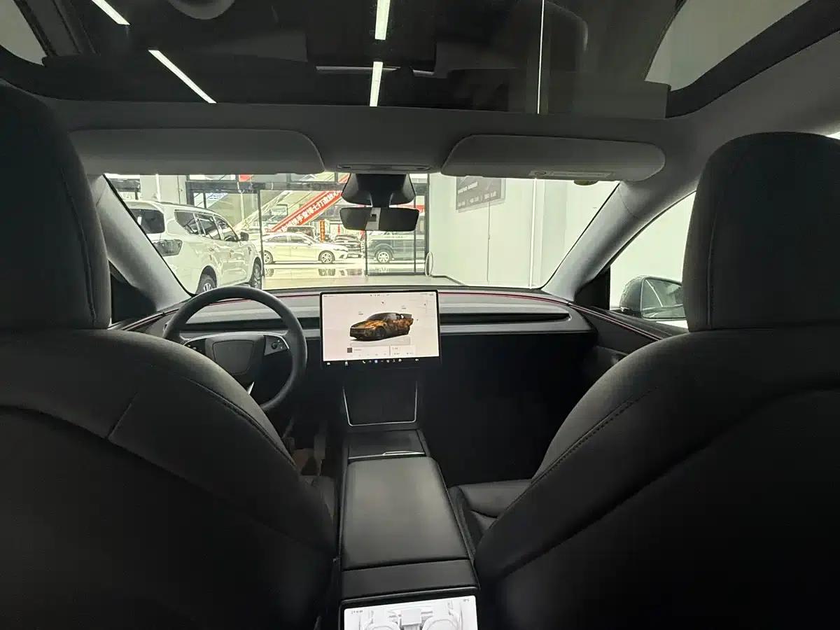 Model Y 2025 Rear-Wheel Drive — миниатюра 8