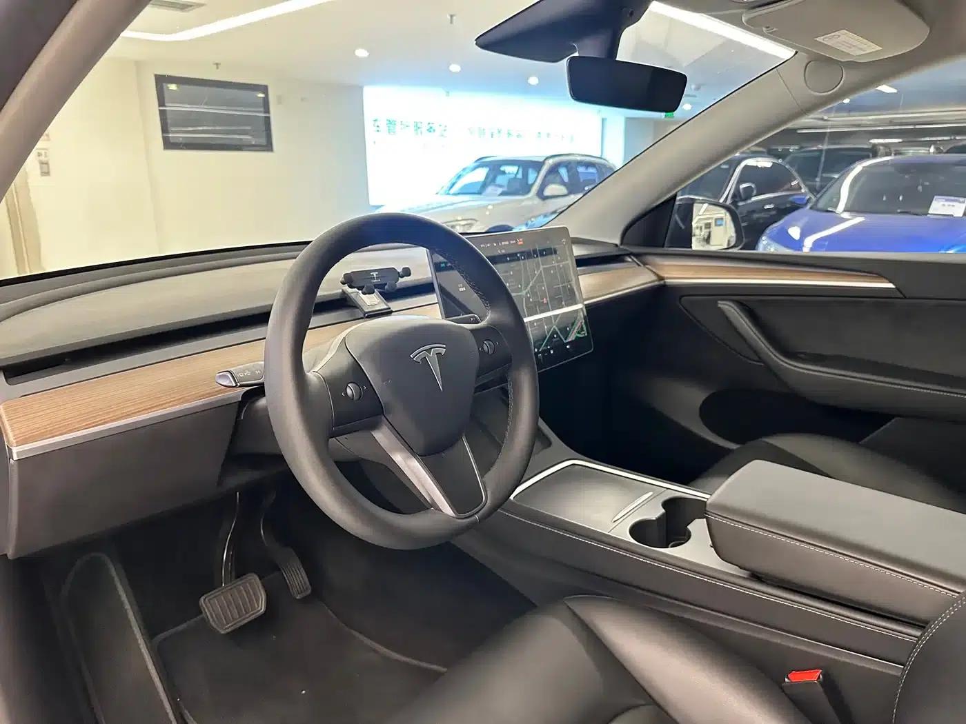 Model Y 2022 Facelift Rear-Wheel Drive Version — миниатюра 9