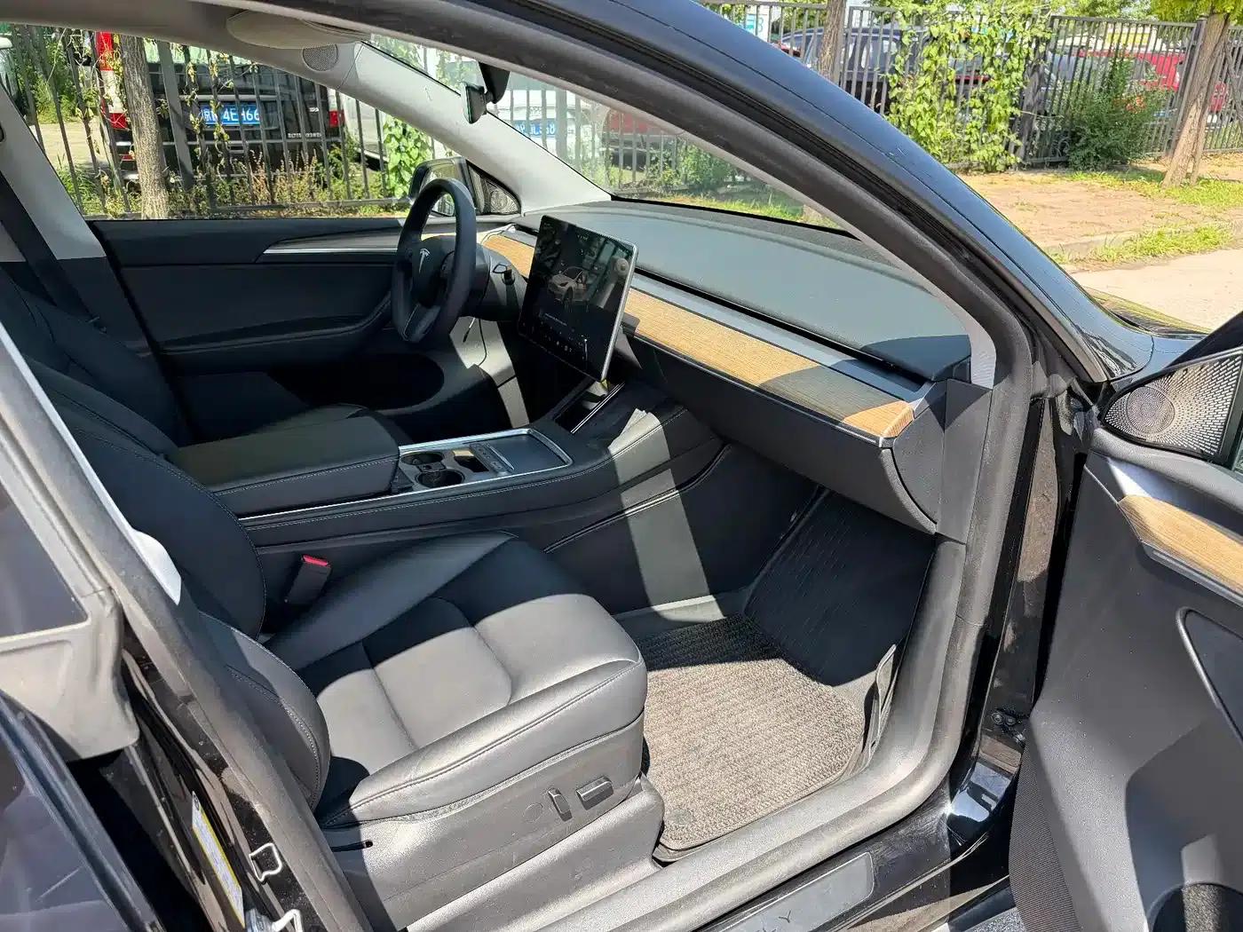 Model Y 2022 Rear-Wheel Drive — миниатюра 11