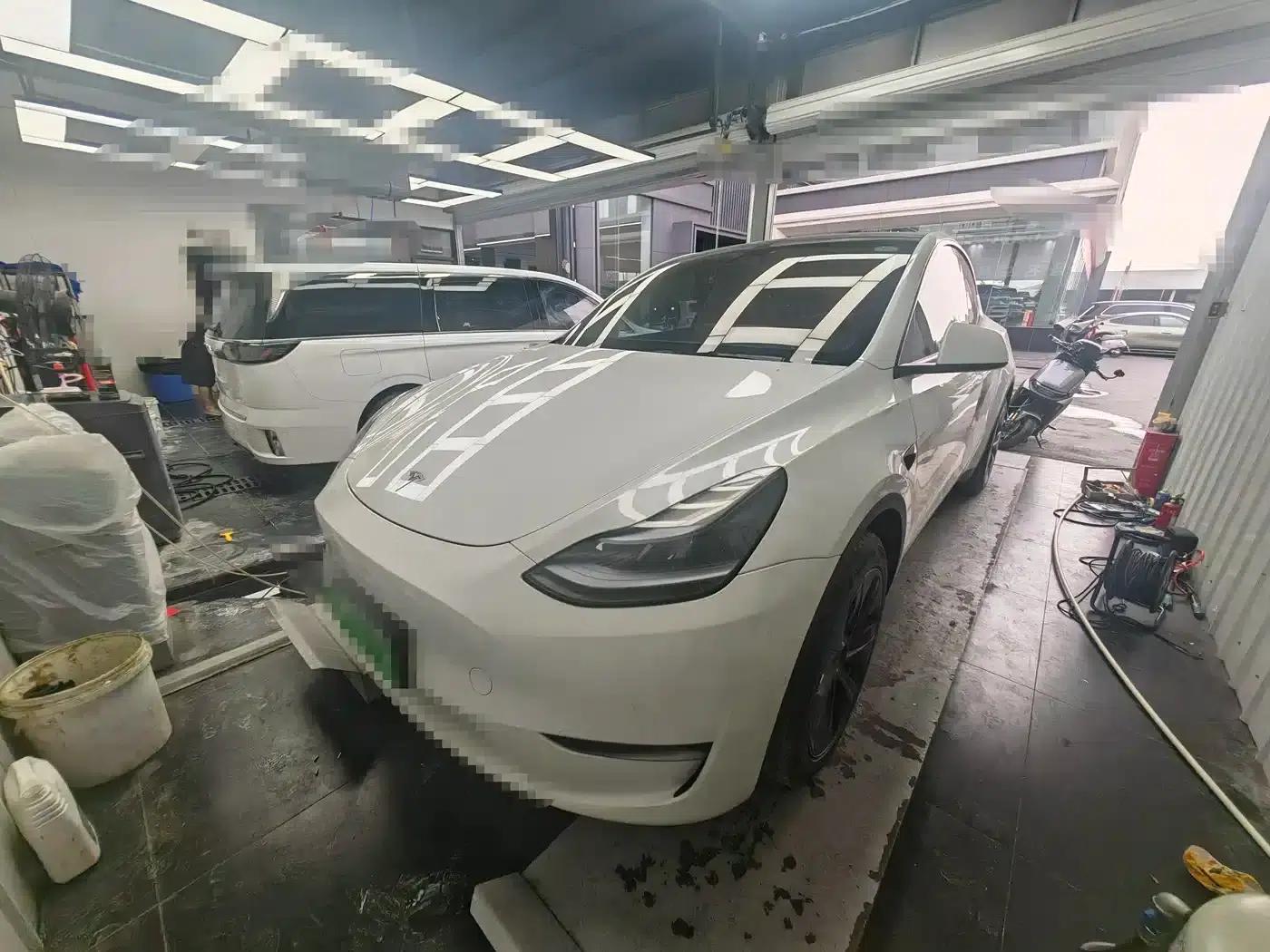 Model Y 2023 Rear-Wheel Drive — миниатюра 1