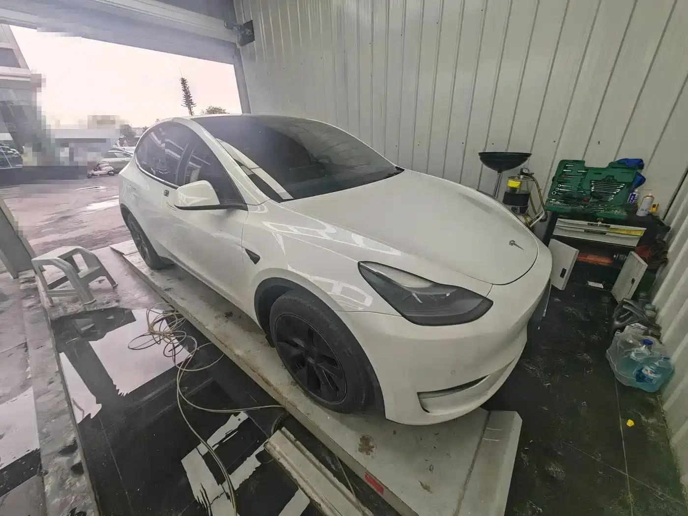 Model Y 2023 Rear-Wheel Drive — миниатюра 2