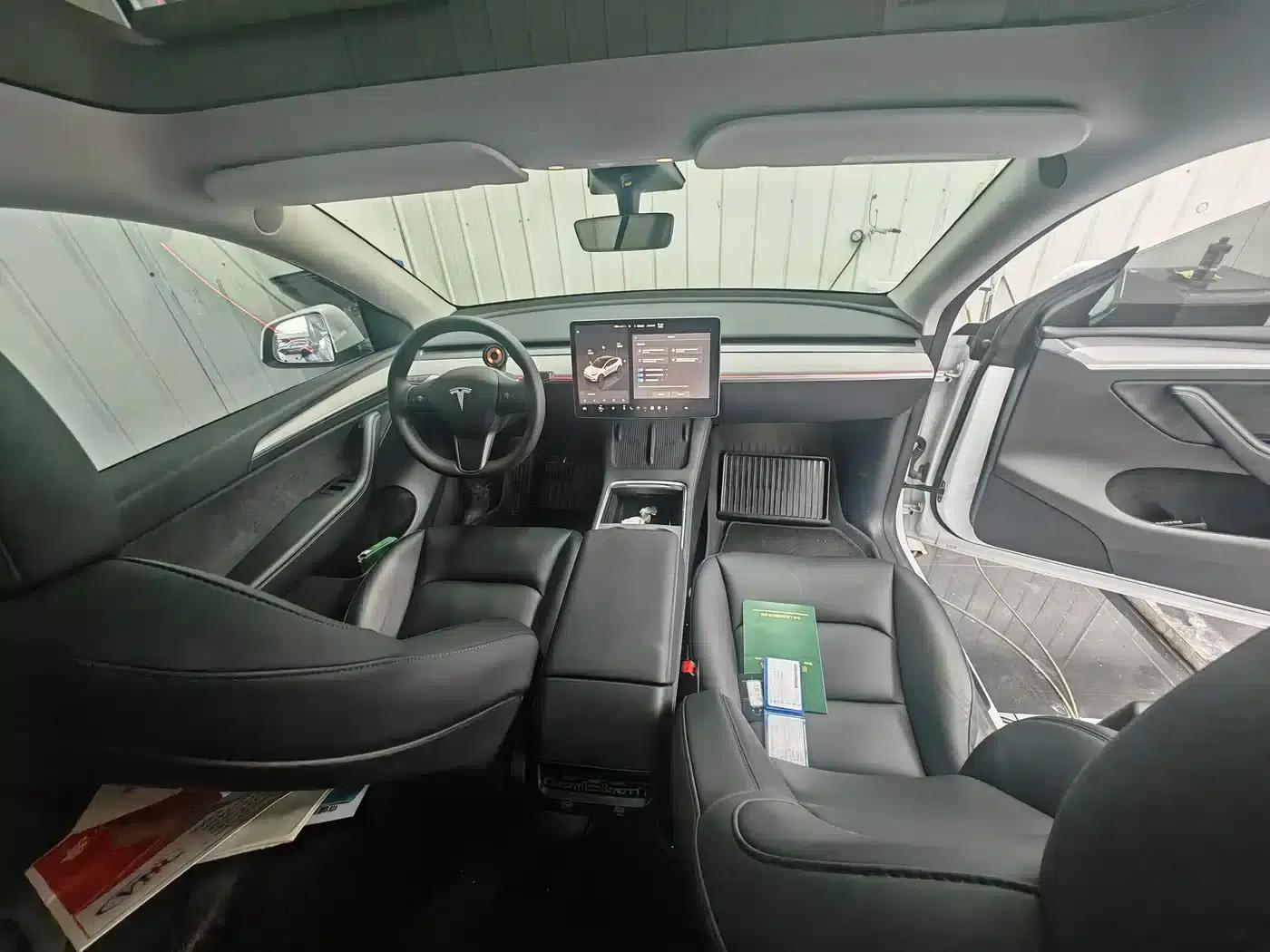 Model Y 2023 Rear-Wheel Drive — миниатюра 8