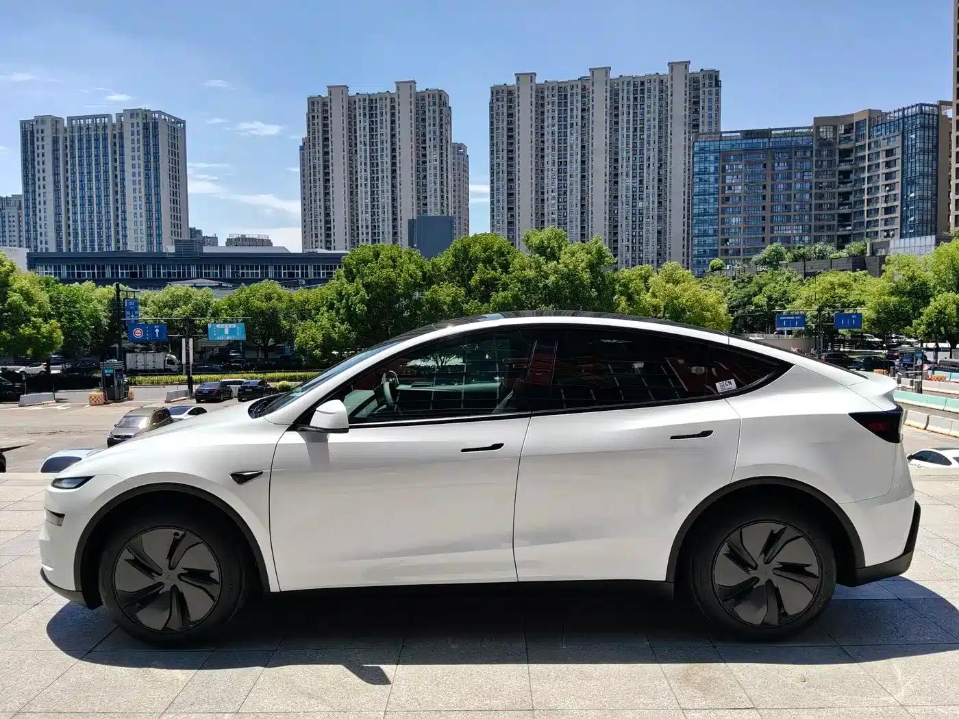Model Y 2026 Rear-Wheel Drive — миниатюра 12