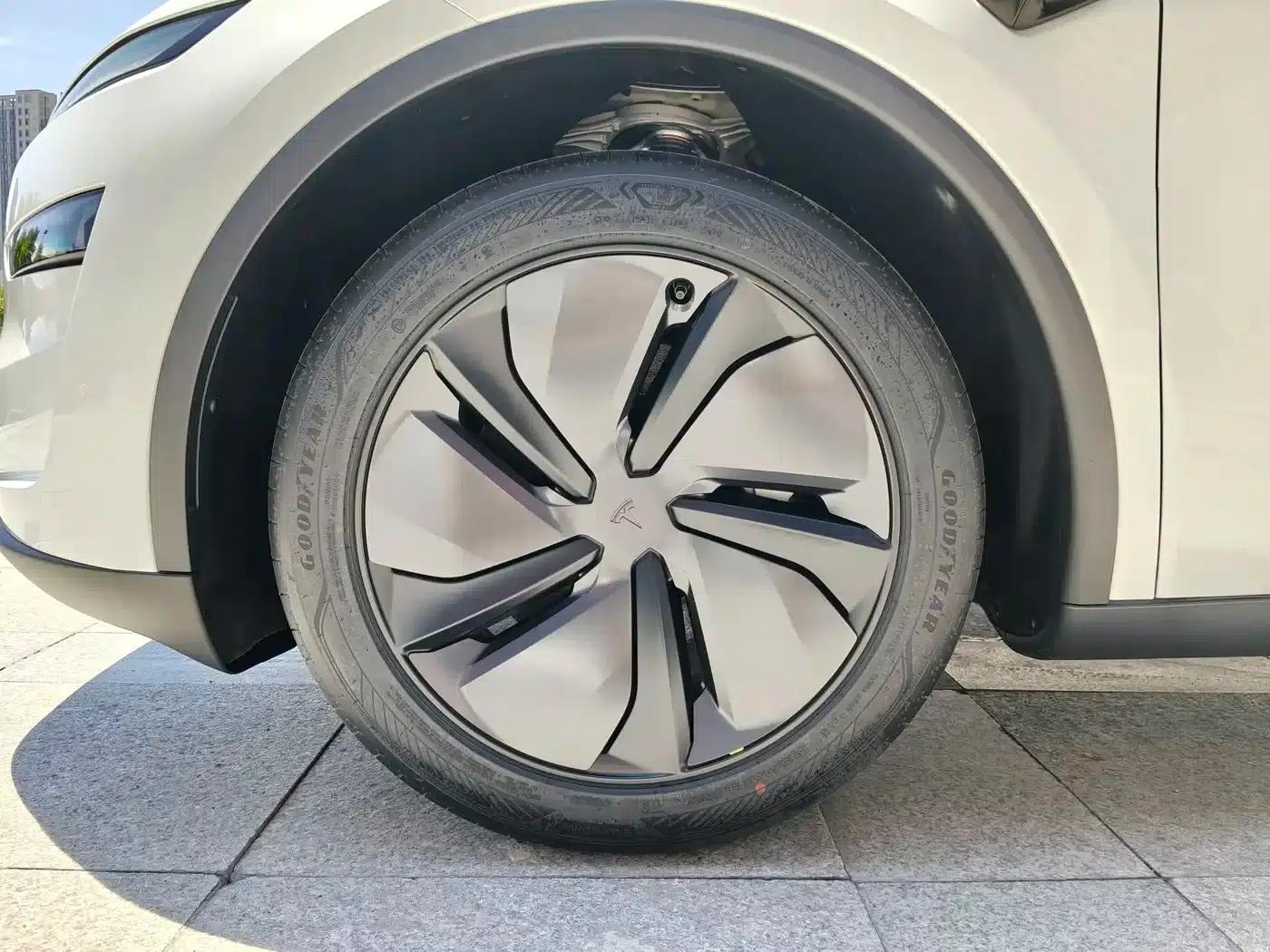 Model Y 2026 Rear-Wheel Drive — миниатюра 13