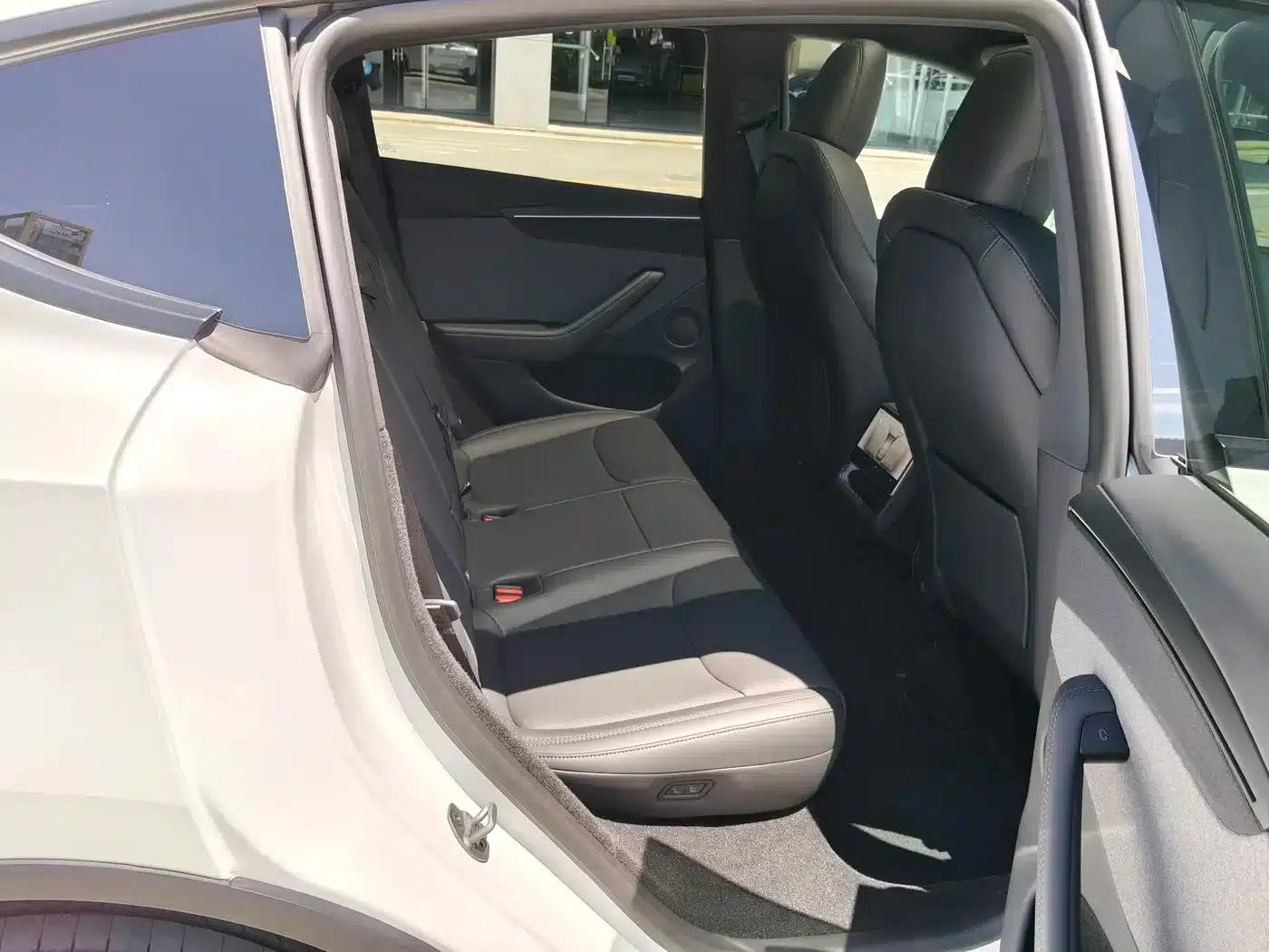 Model Y 2026 Rear-Wheel Drive — миниатюра 16