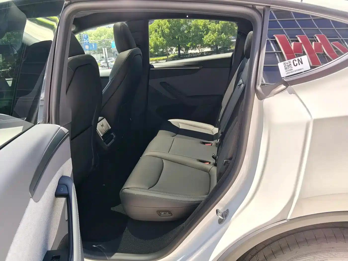 Model Y 2026 Rear-Wheel Drive — миниатюра 17