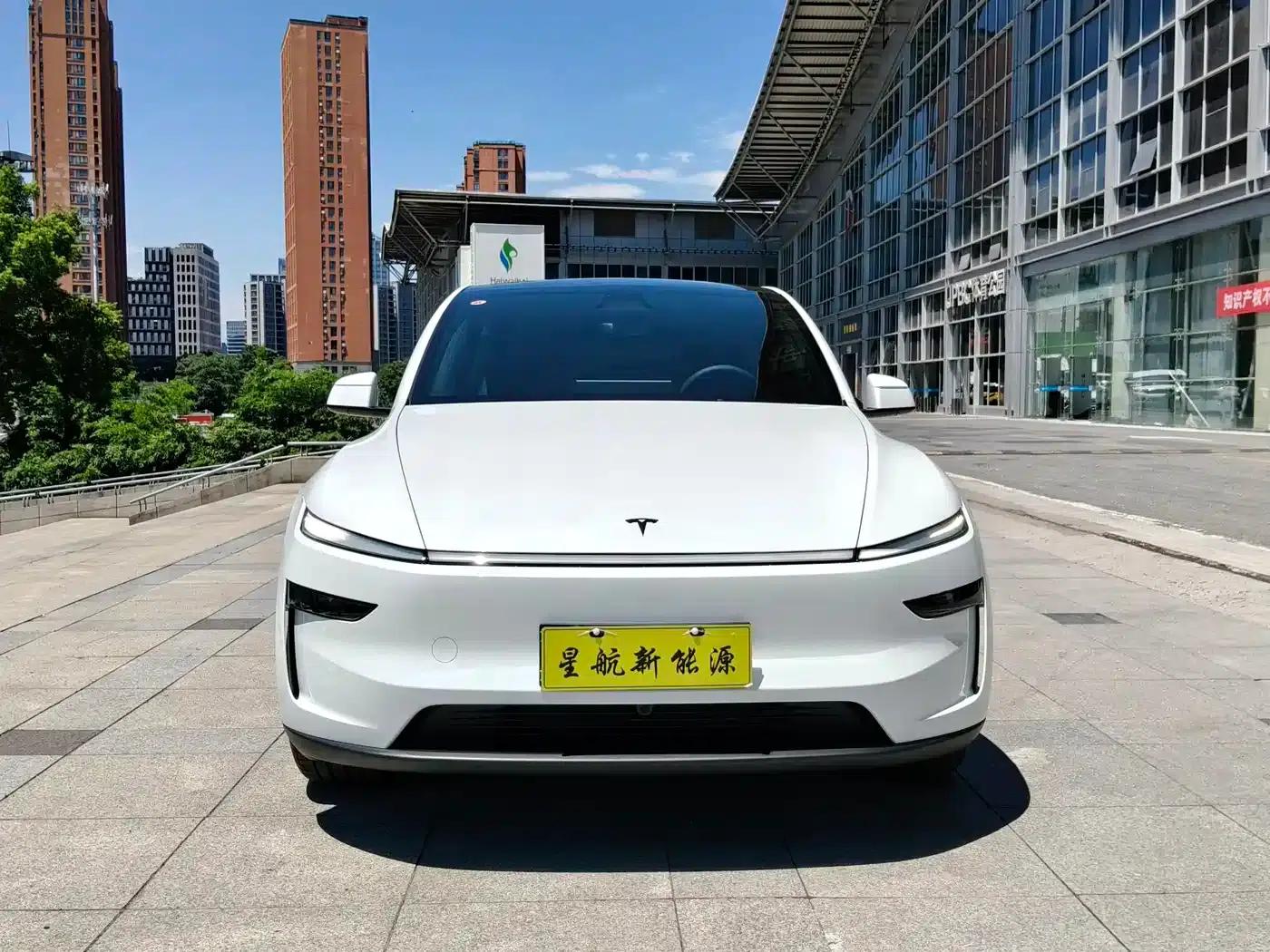 Model Y 2026 Rear-Wheel Drive — миниатюра 3