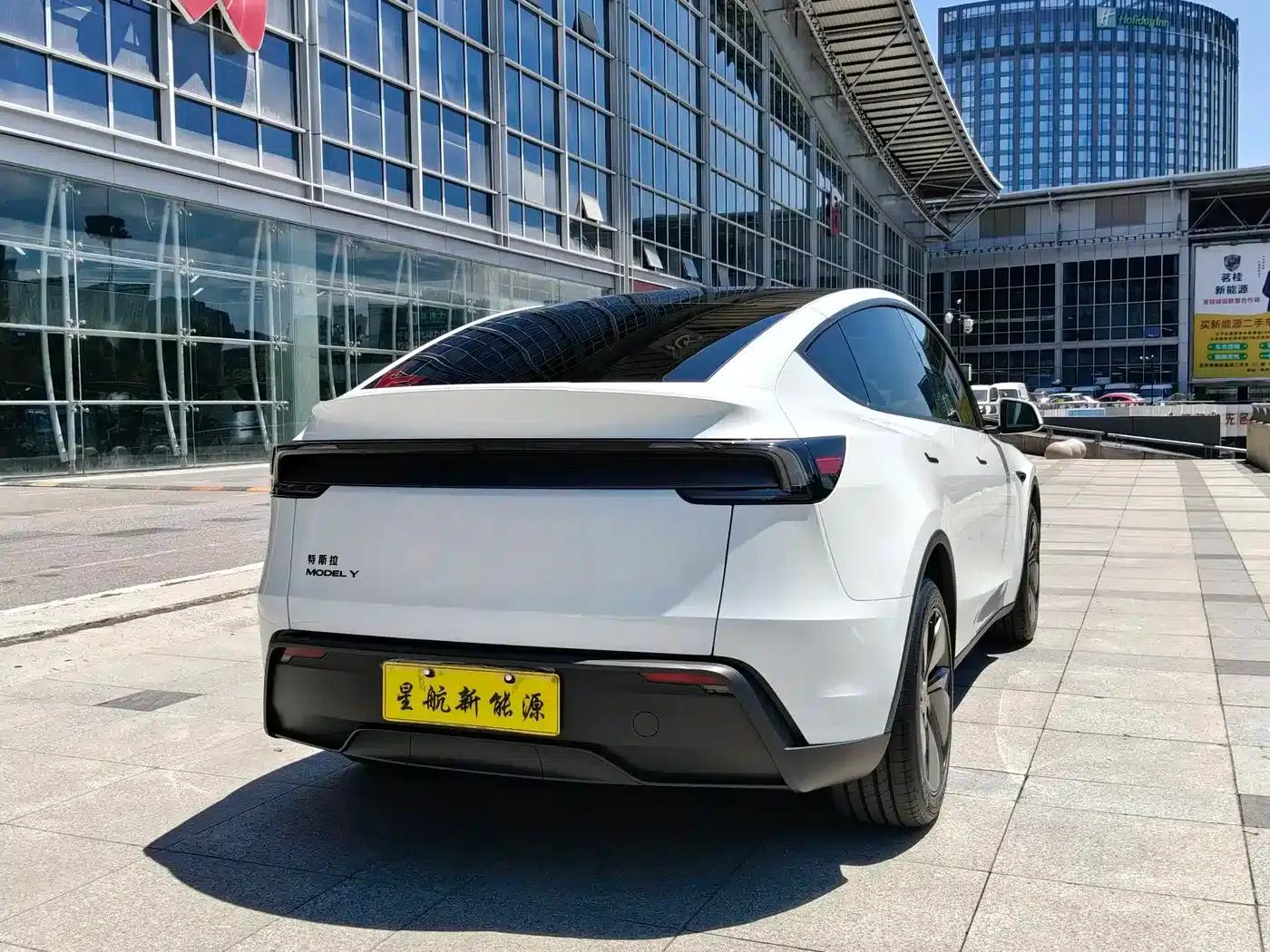 Model Y 2026 Rear-Wheel Drive — миниатюра 5