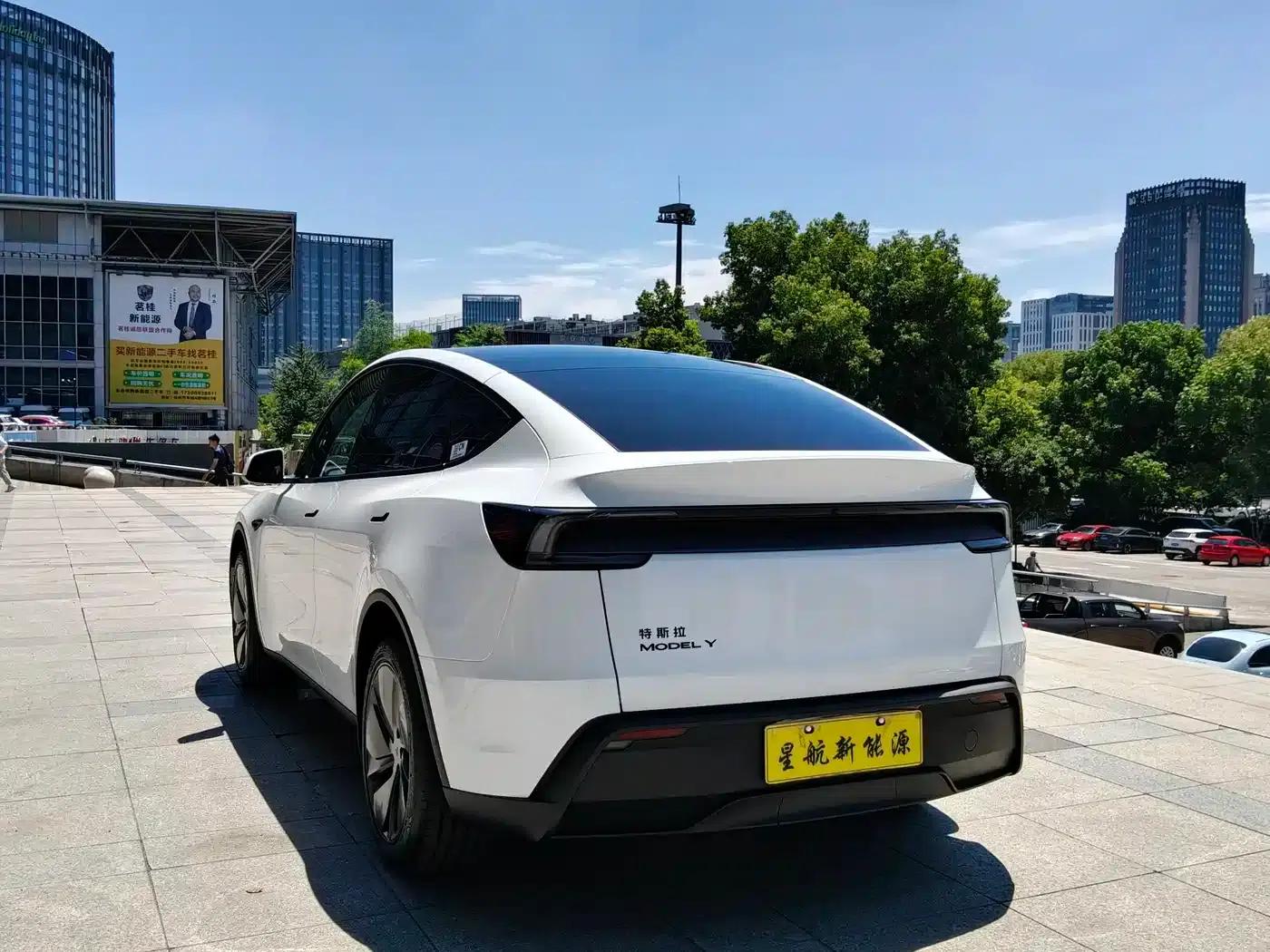 Model Y 2026 Rear-Wheel Drive — миниатюра 7