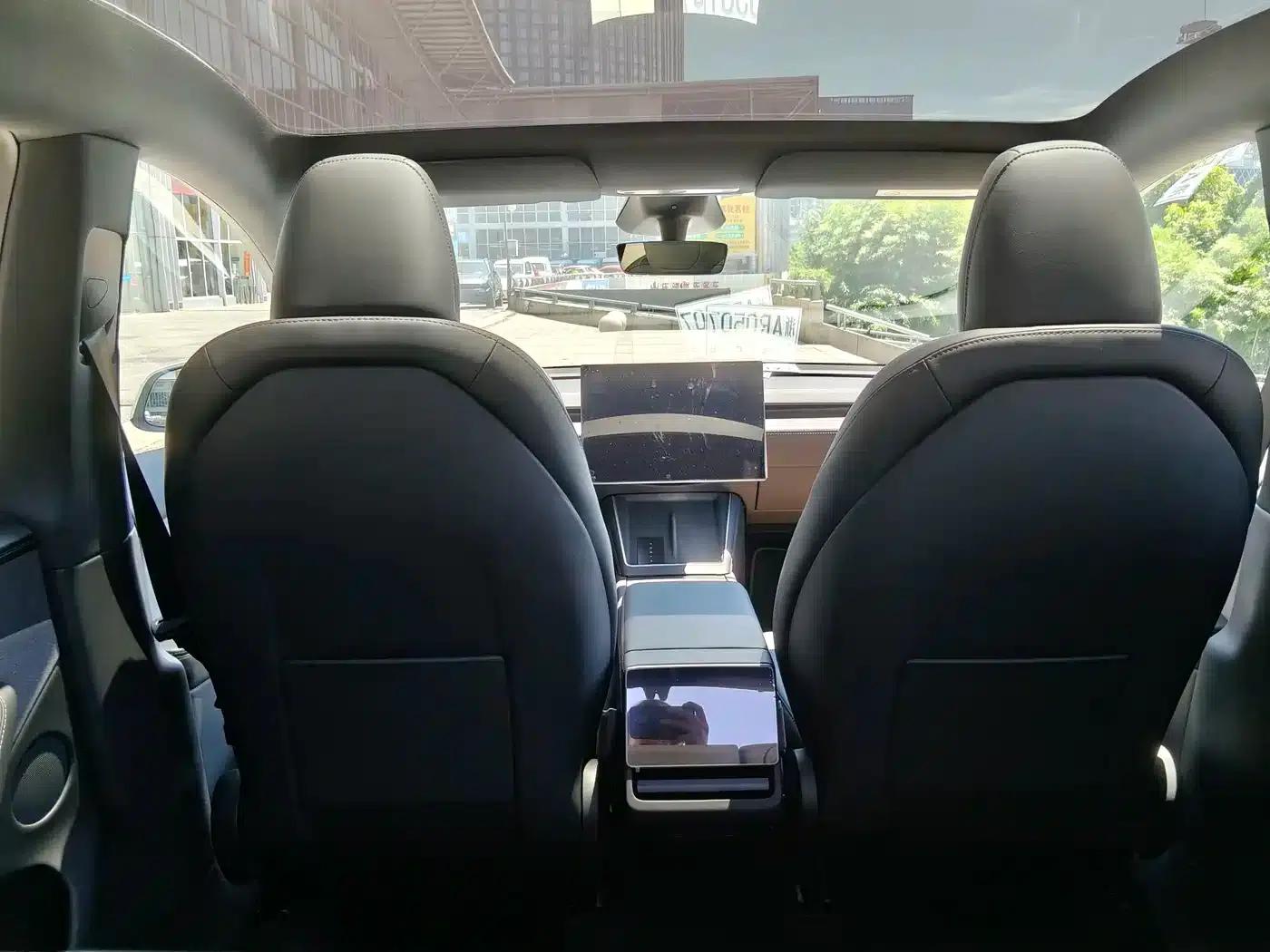 Model Y 2026 Rear-Wheel Drive — миниатюра 10
