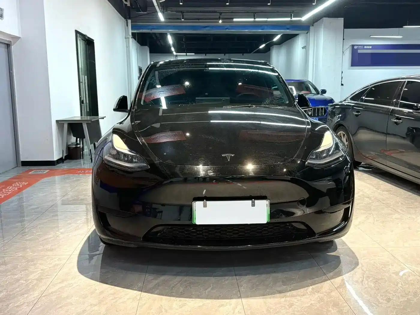 Model Y 2022 Long Range All-Wheel Drive — миниатюра 2