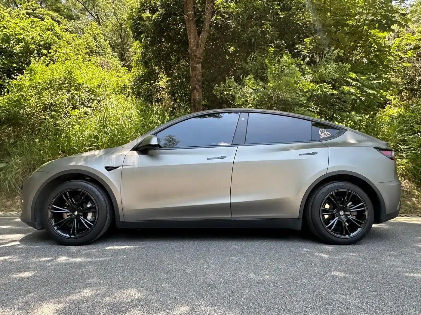 Model Y 2023 Rear-Wheel Drive — миниатюра 2