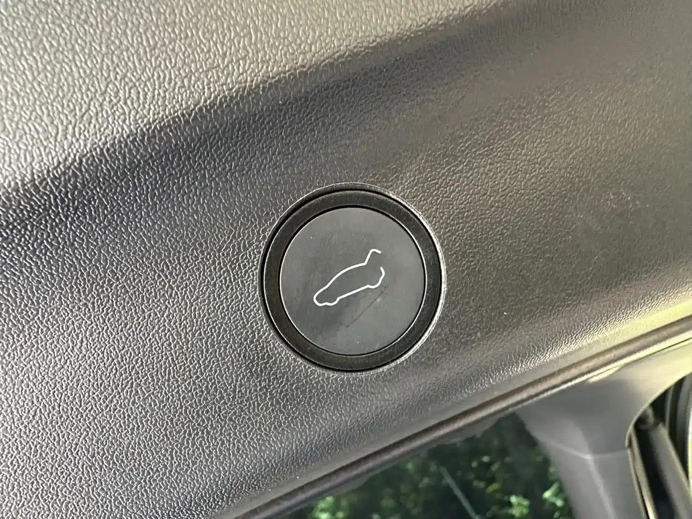 Model Y 2023 Rear-Wheel Drive — миниатюра 19