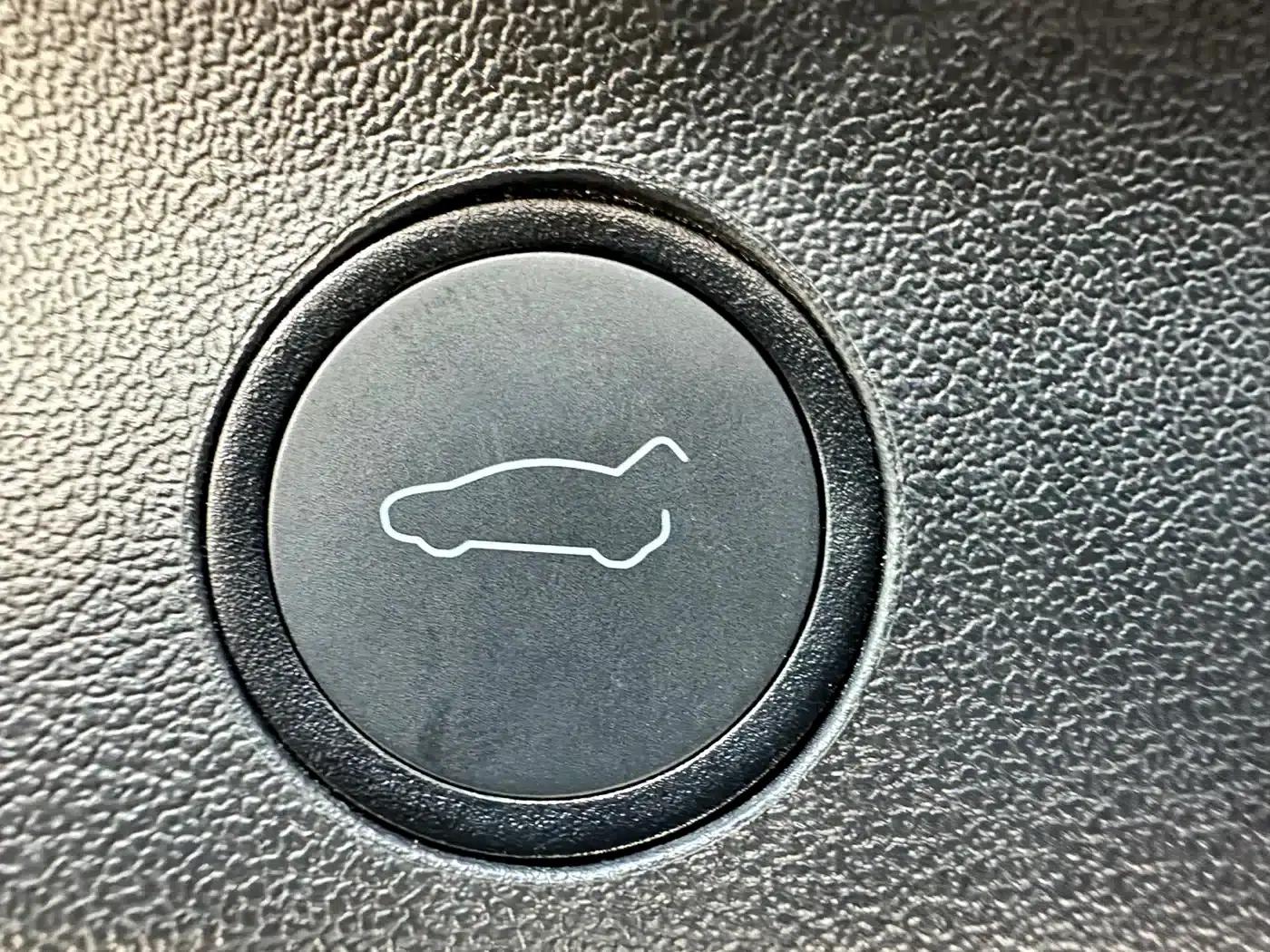 Model Y 2023 Rear-Wheel Drive — миниатюра 18