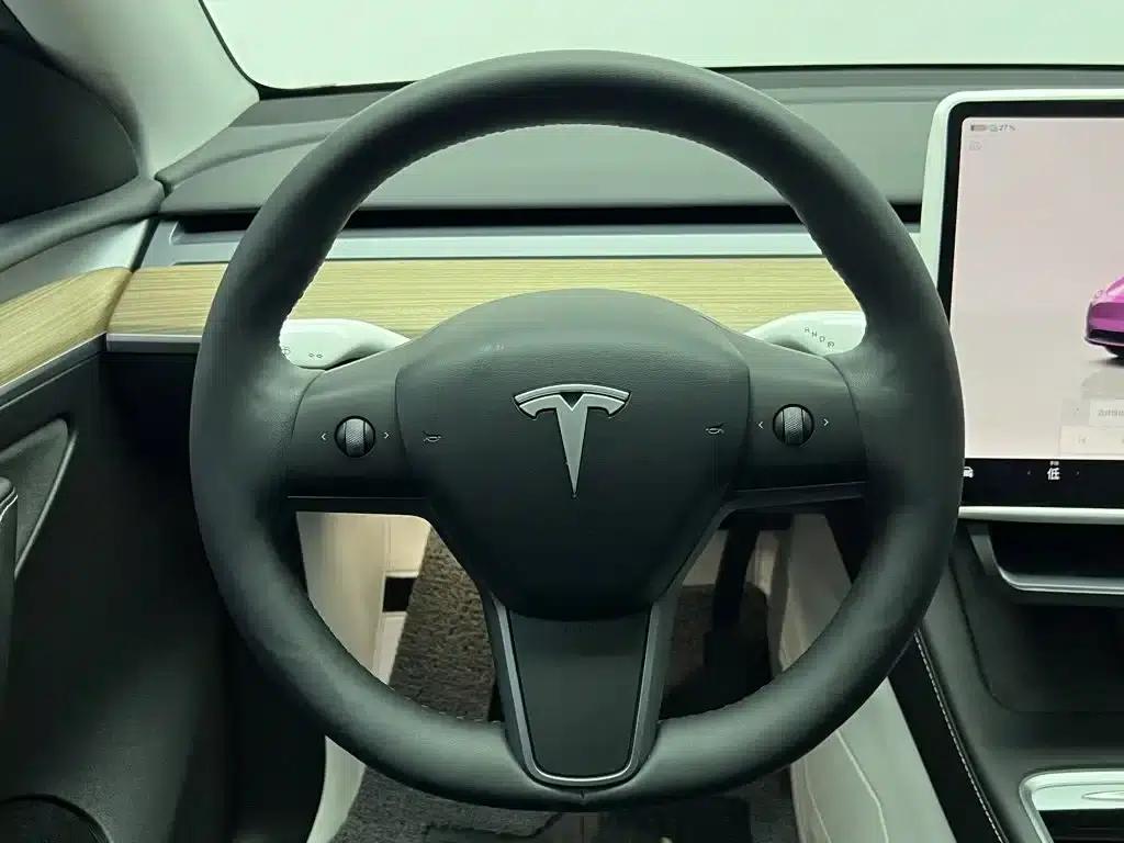 Model Y 2022 Facelift Rear-Wheel Drive Version — миниатюра 3