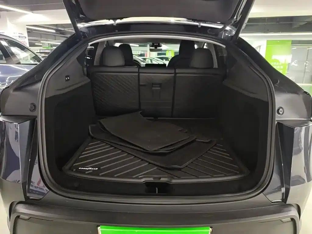 Model Y 2025 Long Range All-Wheel Drive First Edition — миниатюра 19